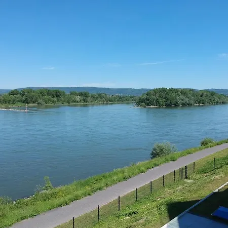 Exklusives Rhein-lounge Mit Direktem Rheinblick, Sauna, 2 Schlafzimmern, Parkplatz Fuer Bis Zu 5 Gaeste * Urmitz