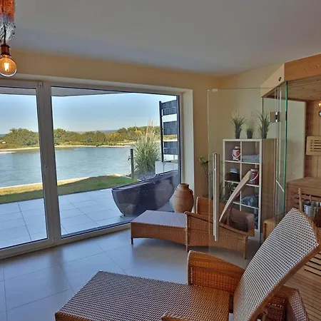 Exklusives Rhein-Lounge Apartment Mit Direktem Rheinblick, Sauna, 2 Schlafzimmern, Parkplatz Fuer Bis Zu 5 Gaeste