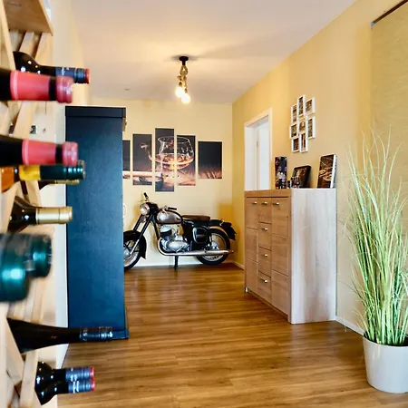 Exklusives Rhein-lounge Mit Direktem Rheinblick, Sauna, 2 Schlafzimmern, Parkplatz Fuer Bis Zu 5 Gaeste