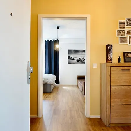 Appartamento Exklusives Rhein-lounge Mit Direktem Rheinblick, Sauna, 2 Schlafzimmern, Parkplatz Fuer Bis Zu 5 Gaeste Urmitz