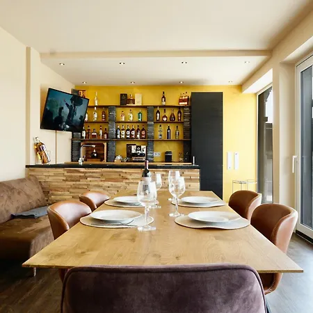 Appartamento Exklusives Rhein-lounge Mit Direktem Rheinblick, Sauna, 2 Schlafzimmern, Parkplatz Fuer Bis Zu 5 Gaeste Urmitz