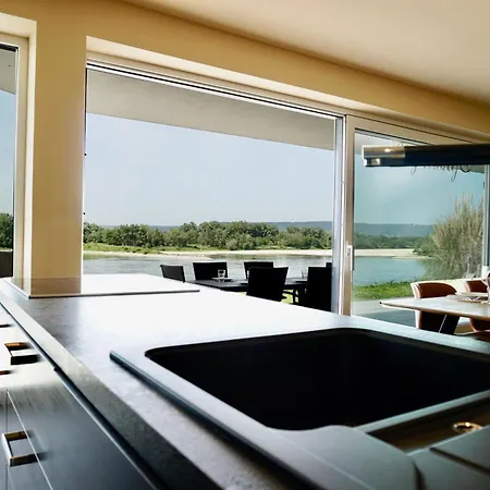 Exklusives Rhein-lounge Mit Direktem Rheinblick, Sauna, 2 Schlafzimmern, Parkplatz Fuer Bis Zu 5 Gaeste Appartamento