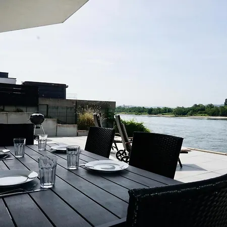 Appartamento Exklusives Rhein-lounge Mit Direktem Rheinblick, Sauna, 2 Schlafzimmern, Parkplatz Fuer Bis Zu 5 Gaeste
