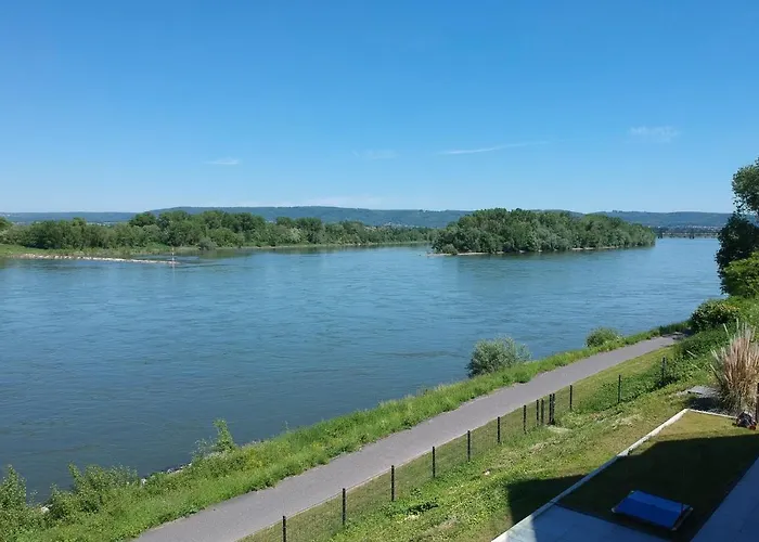 Exklusives Rhein-lounge Mit Direktem Rheinblick, Sauna, 2 Schlafzimmern, Parkplatz Fuer Bis Zu 5 Gaeste * Urmitz
